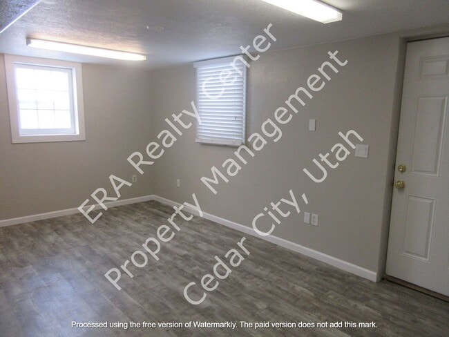 Building Photo - Move-in Bonus!!! Charming 4 bedroom, 2 bath single family home