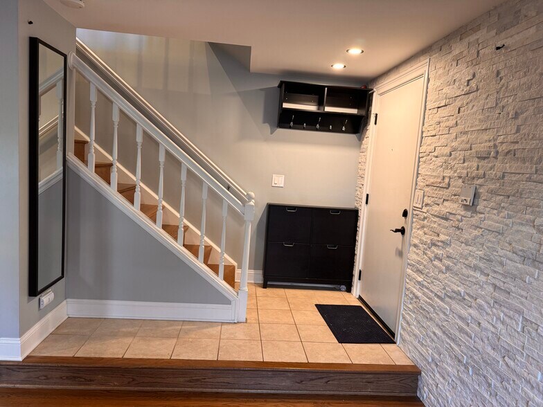 Staircase - 5604 Tinder