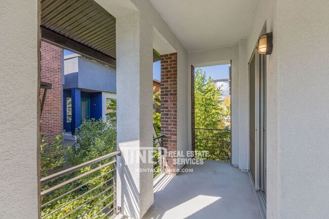 Building Photo - Industrial Loft in Fabulous Downtown Neigh...
