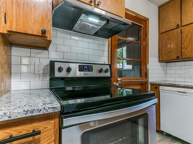 Building Photo - 1507 Avondale Dr