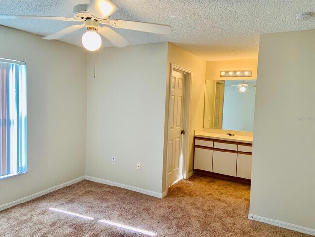 Building Photo - 3087 Blaine Cir