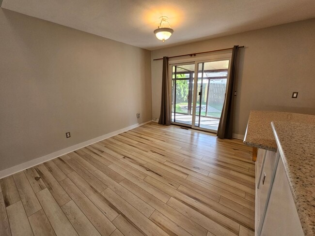 Building Photo - 3 bed, 2 bath, Mishawaka