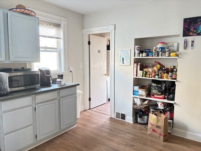 Building Photo - Awesome 5 bed 2 bath in Lower Allston