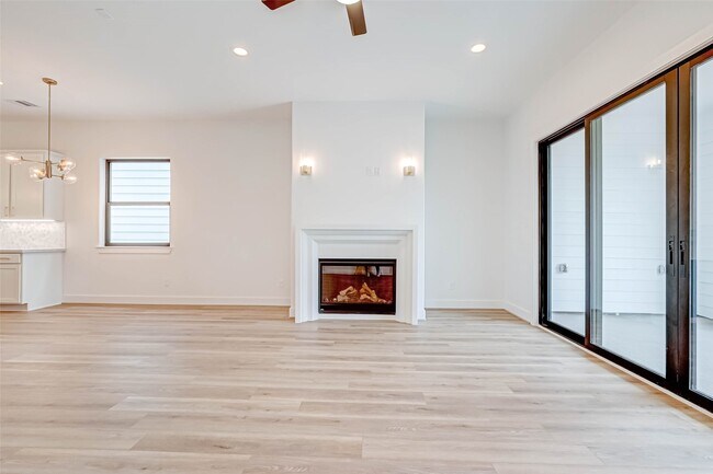 Building Photo - 3503 Anita St