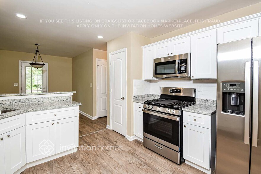 Building Photo - 186 Sandstone Pl