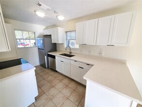 Building Photo - 114 Lottie Ln