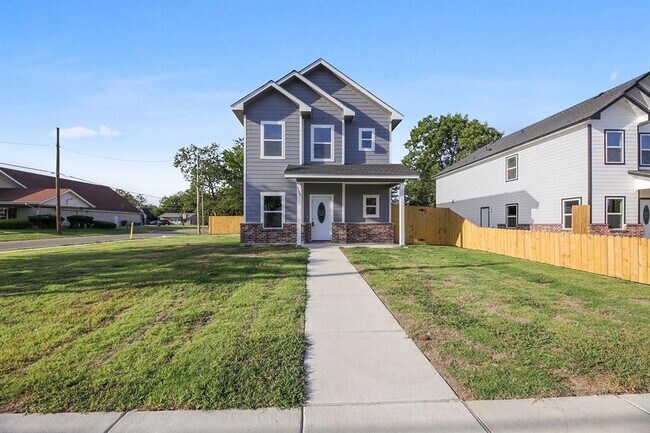 Building Photo - 3720 Washington St