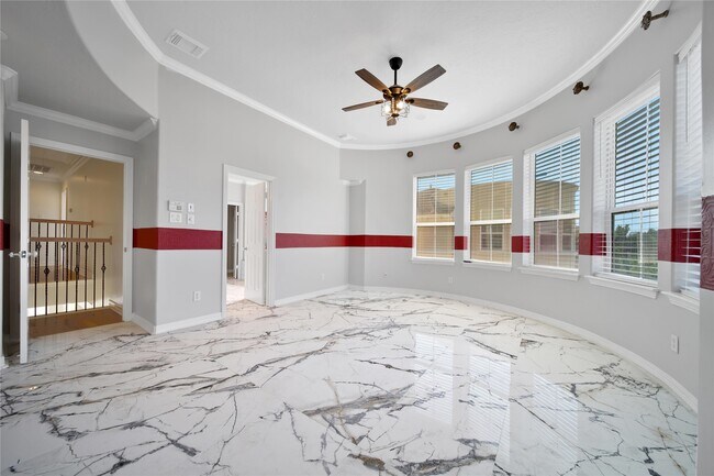 Building Photo - 1515 Hyde Park Blvd