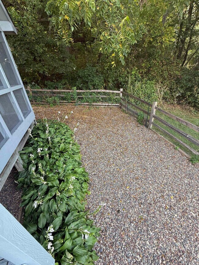 Building Photo - 125 Cogan Dr