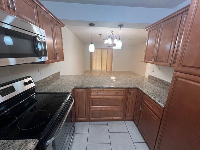 Building Photo - 115 Hughes St NE