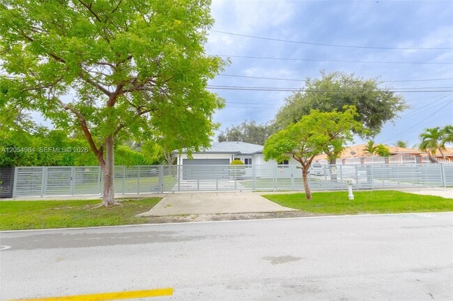 Building Photo - 30 NW 159th St