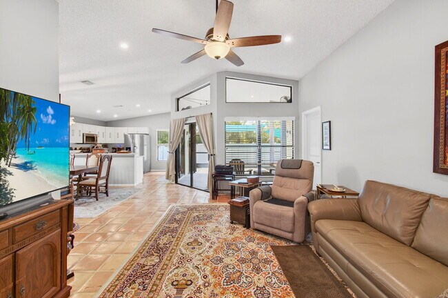 Building Photo - 10332 Islander Dr