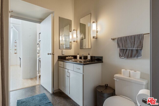 Building Photo - 420 San Pedro St