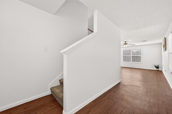 Building Photo - 5943 Stockholm Ct