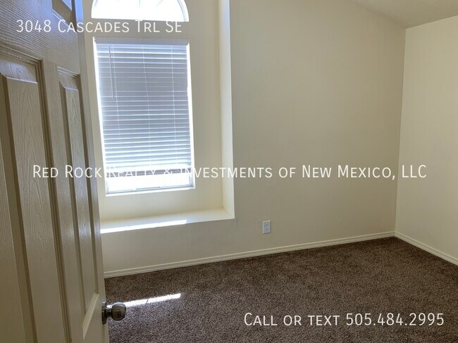 Building Photo - 3048 Cascades Trail SE