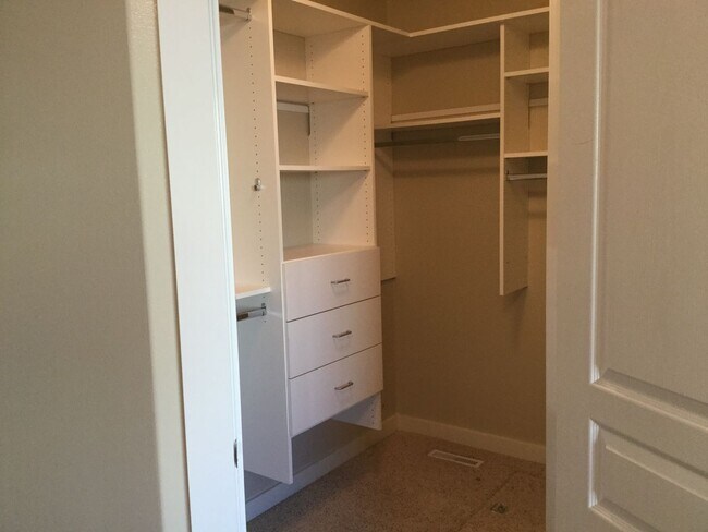 Building Photo - One of a Kind, Beautiful single-level family home in the SW Boise