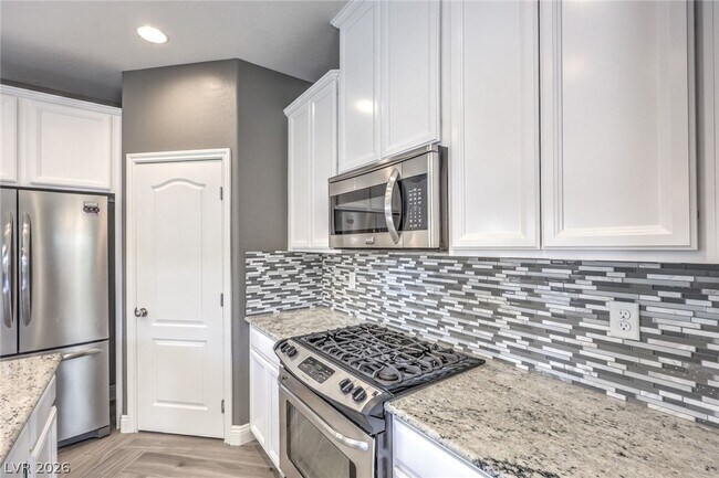 Building Photo - 12420 Pinetina St