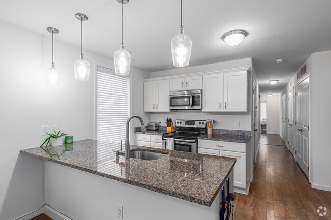 Primary Photo - ER UC Flats LLC