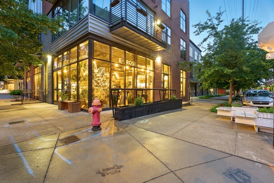 Building Photo - 1260 Martin St