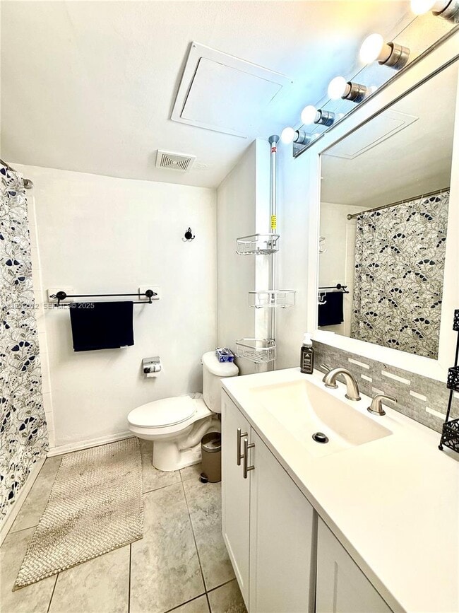 Building Photo - 1341 SE 3rd Ave