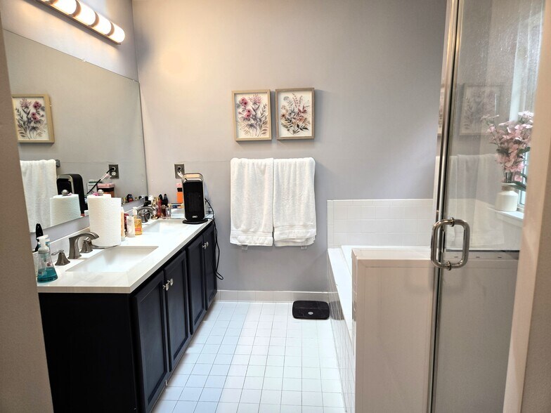 Building Photo - 7832 Canter Ct