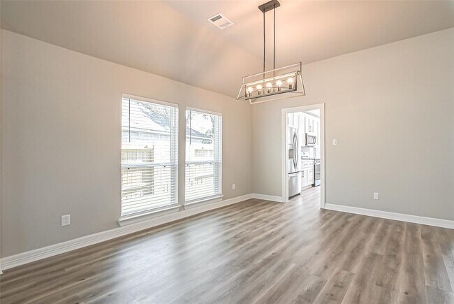 Building Photo - 6215 Suncrest Ct