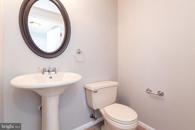 Building Photo - 3348 Raccoon Ct