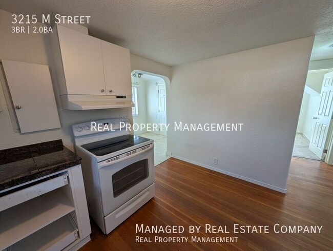 Building Photo - 3215 M St
