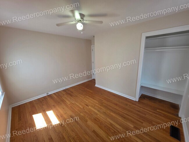 Building Photo - 2 bedroom home in South Hammond!