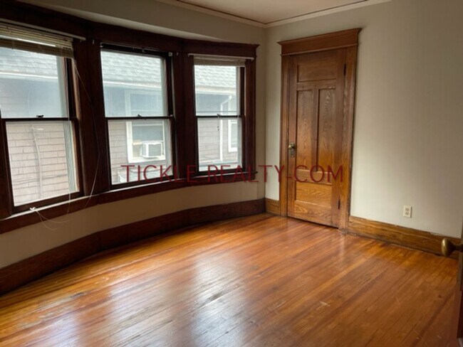 Building Photo - 18-22-22 Wilmer St