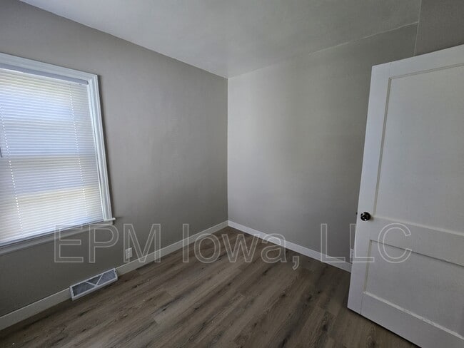 Building Photo - 634 Englewood Ave