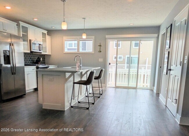 Building Photo - 3824 Fossum Ln
