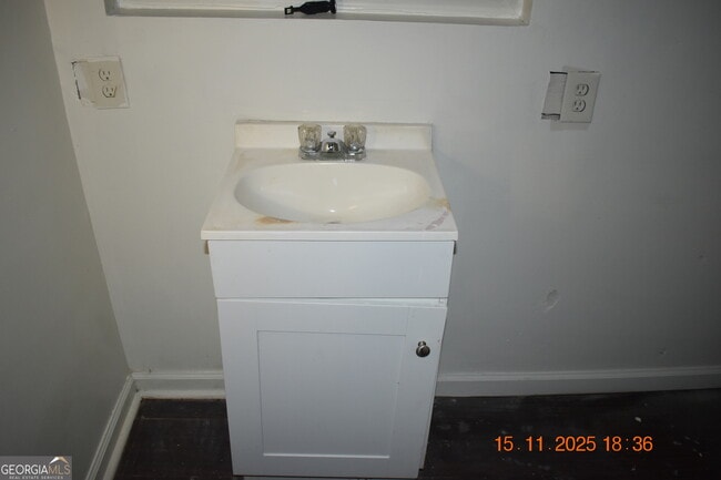 Building Photo - 4255 Roy Ave