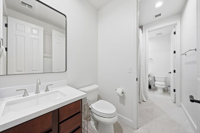 Building Photo - 6570 S Bogle Ave