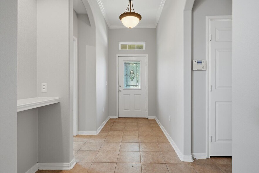 Building Photo - 313 San Rafael Dr