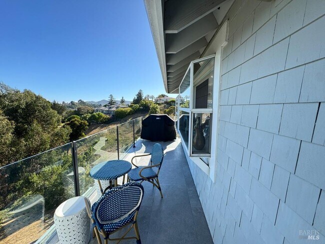 Building Photo - 67 Via Los Altos