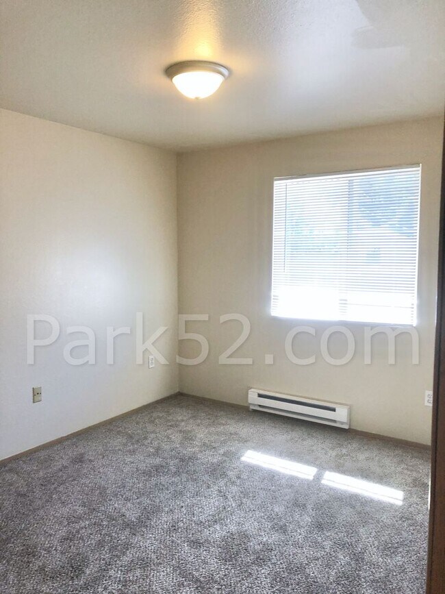 Building Photo - Tacoma Area 3 Bedroom Townhome