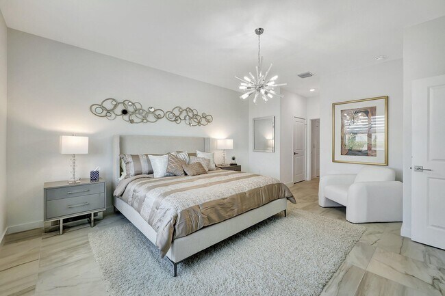 Building Photo - 5795 SE Sky Blue Cir
