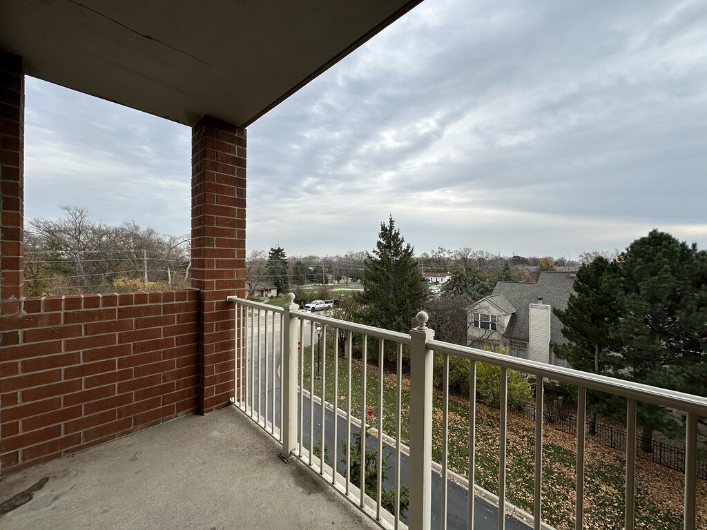 Building Photo - 2 Itasca Place