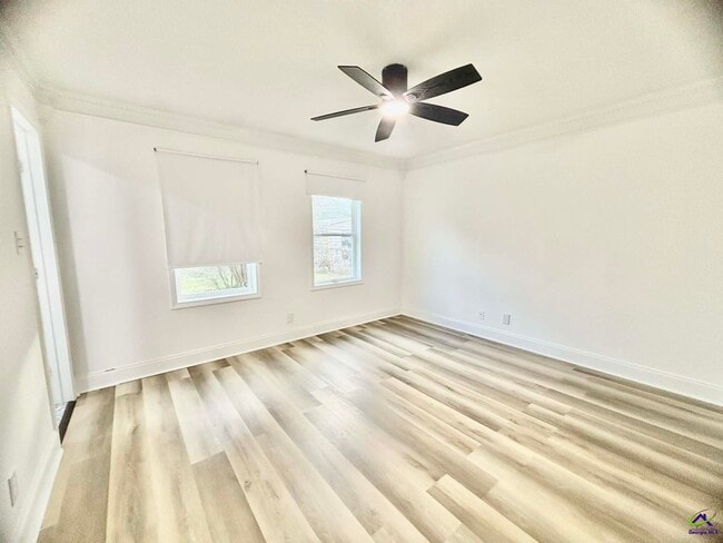 Building Photo - 2800 S Estates Rd