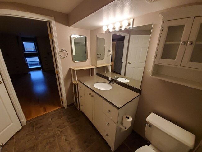 Building Photo - 1 bedroom at the Blatz