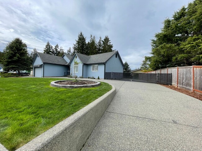 Building Photo - 4604 San Juan Ave