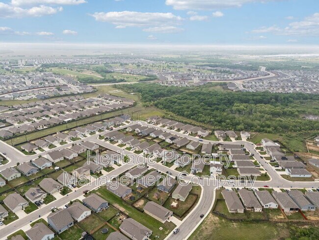 Building Photo - 634 Bean Bnd