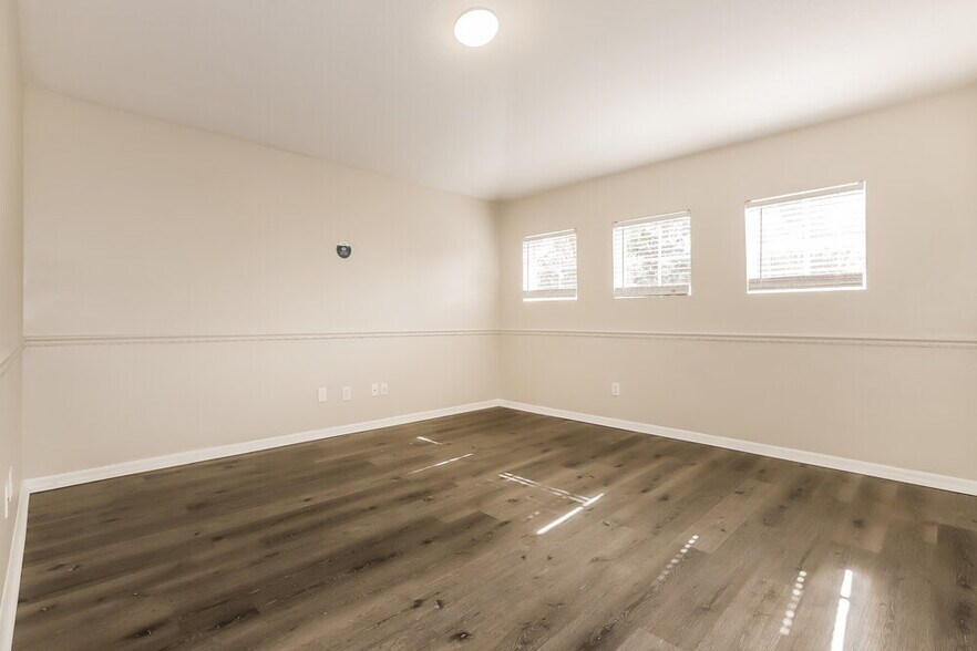 Building Photo - 12722 Adventure Dr