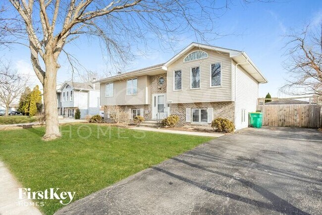 Building Photo - 2508 John Bourg Dr