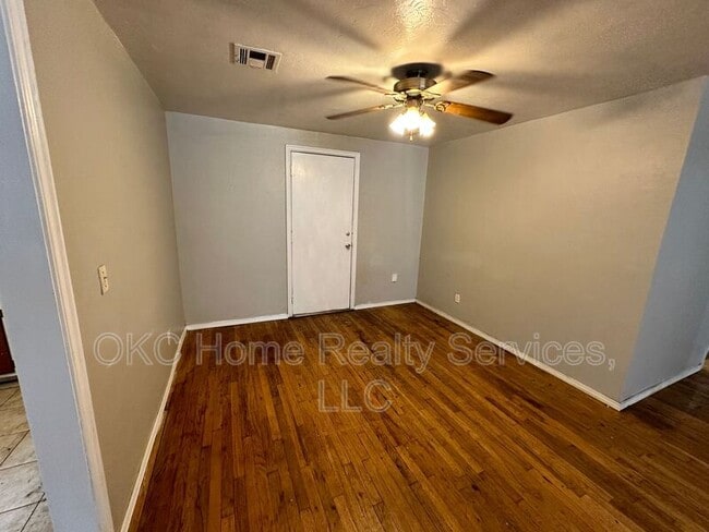 Building Photo - 804 E Steed Dr