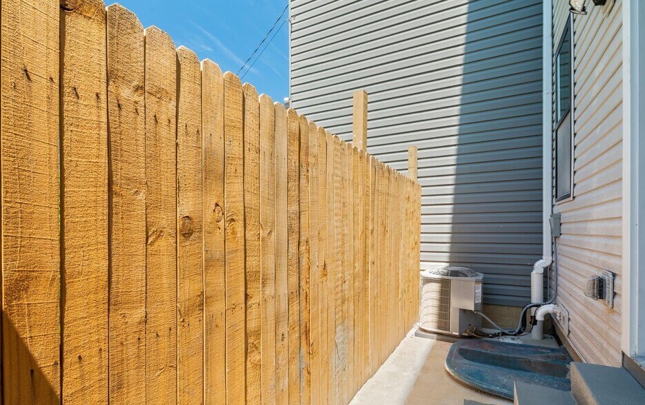 Building Photo - 1620 Germantown Ave