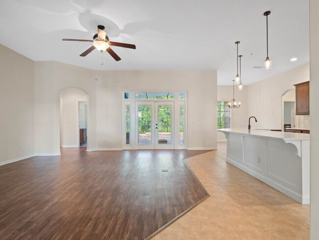 Building Photo - Spacious 4-Bedroom Pool Home with 3 Full B...