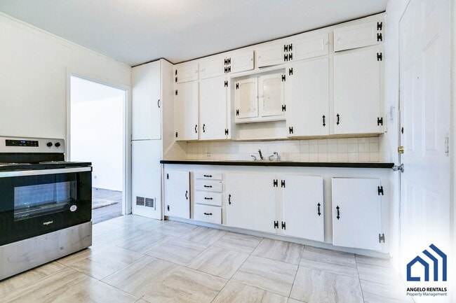 Building Photo - PAY NO SECURITY DEPOSIT! Affordable 2-bedroom, 1 bath home COMING SOON!