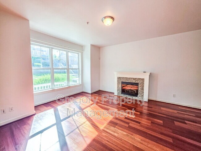 Building Photo - 2018 17th Ave NE